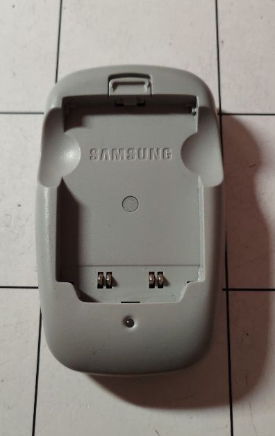 Оригинальное зарядное устройство для Samsung T400 Samsung T400  ( DCH122BSE ) - фото фото фото 0