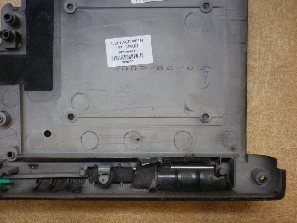 Б/У Корпус низ без сервісної кришки на HP EliteBook 6930P - фото фото фото 5