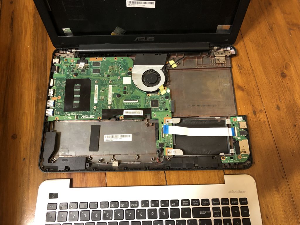 ноутбук ASUS A555  X555. на частини - фото фото фото 2