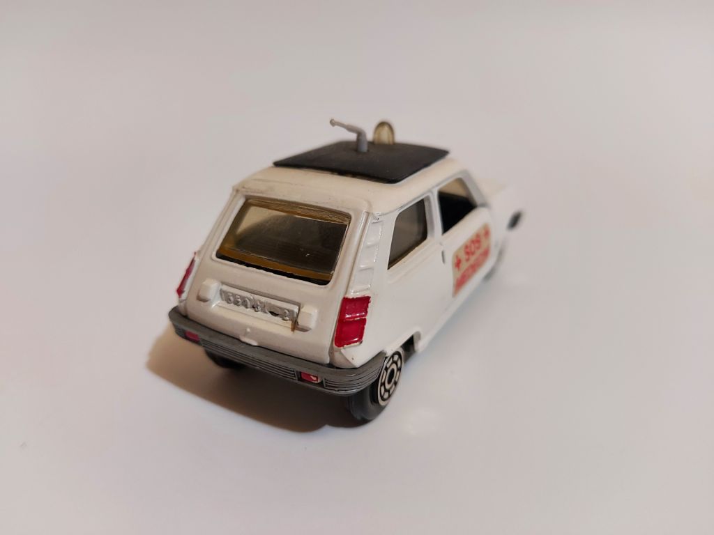 Norev 1:43 Renault 5 "Medecine" - фото фото фото 3