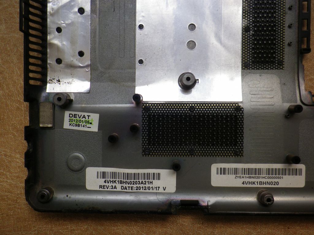 Б/У Корпус низ   (піддон) без сервісних кришок на SONY PCG-71911M - фото фото фото 4