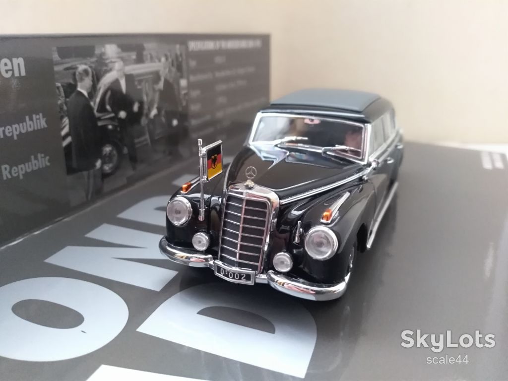 Mercedes-Benz 300B Konrad Adenauer 1955.Minichamps.1/43 - фото фото фото 2