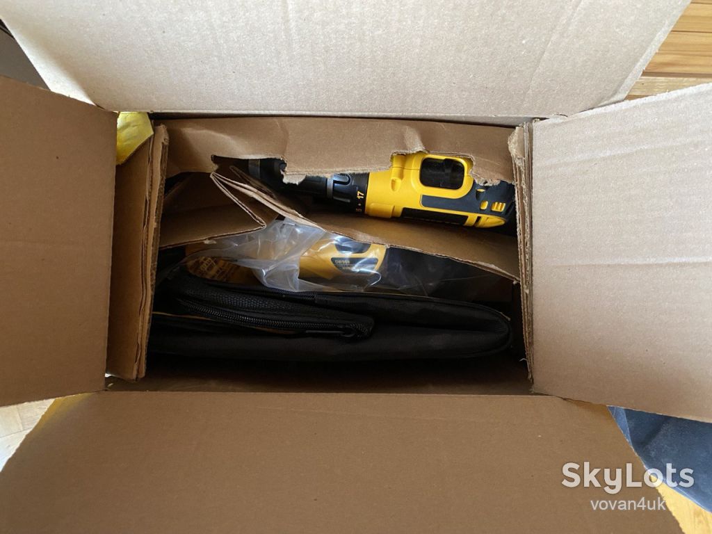 DeWALT DCK425C 18 V 4‑Tool Compact Combo Kit - фото фото фото 3