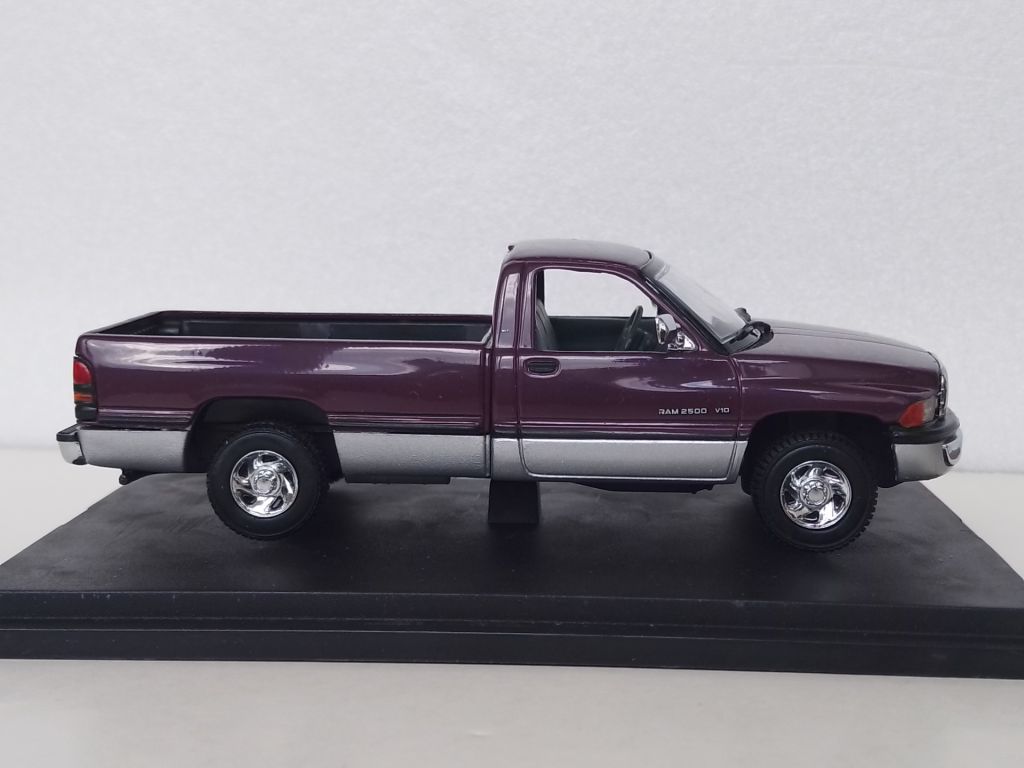 Dodge RAM 2500. UH Universal Hobbies  -3893- - фото фото фото 4