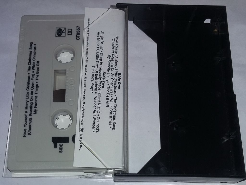 BARBRA STREISAND A Christmas Album.  Cassette US - фото фото фото 1