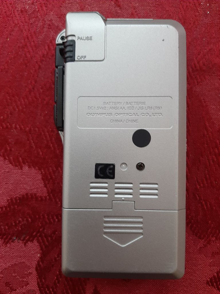 Диктофон Olympus Optical O.,LTD S725 Silver Micro Cassette - фото фото фото 2
