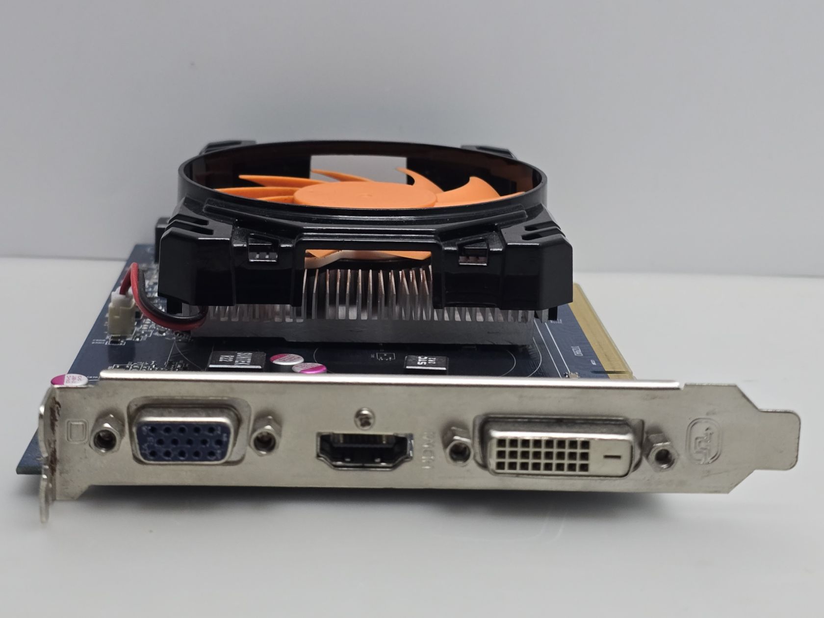 Відеокарта HIS Radeon R7 240 2GB  (GDDR3,128 Bit,HDMI,PCI-Ex,Б/у) - фото фото фото 1