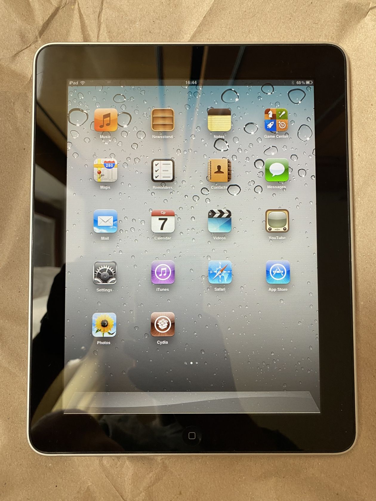 Apple iPad 1 16GB Wi-Fi A1219 Jailbreak iOS 5.1.1 - фото фото фото 0