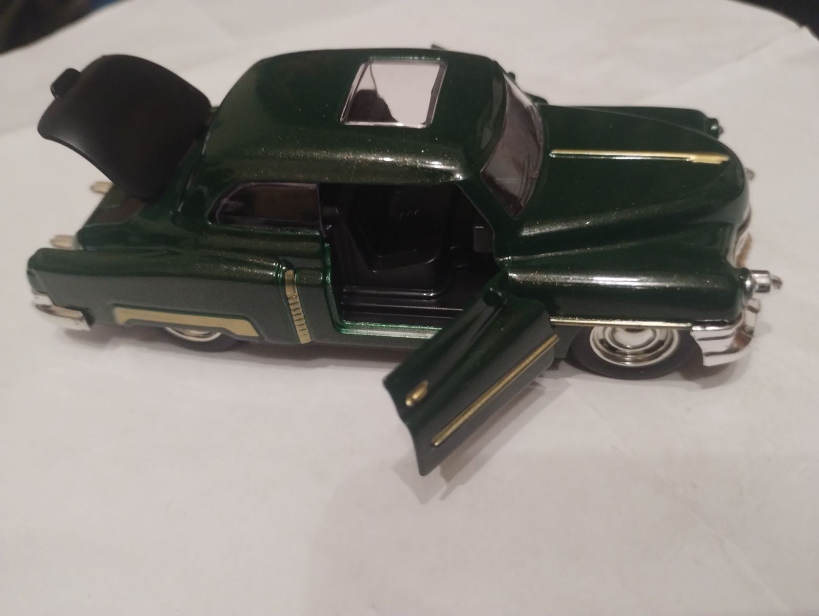 Іграшкова металева машинка, колекційна Cadillac Series 62 1950-х годов),  , розмір 1/36 - фото фото фото 3