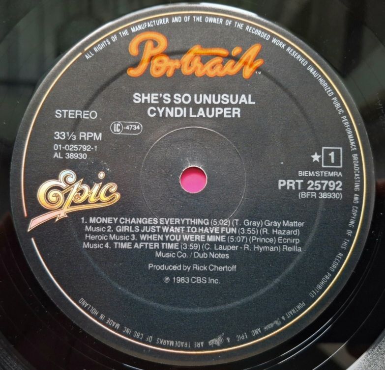 Cyndi Lauper - She's So Unusual - 1983.  (LP). 12. Vinyl. Пластинка. Holland. - фото фото фото 4