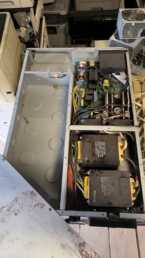 Бесперебійник APC Smart-UPS 3000 SUA3000RMI2U №1x - фото фото фото 2