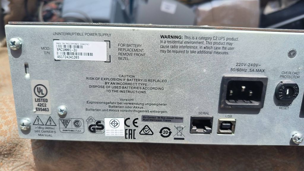 Бесперебійник APC Smart-UPS C 1000VA 2U   (SMC1000I-2U) - фото фото фото 3