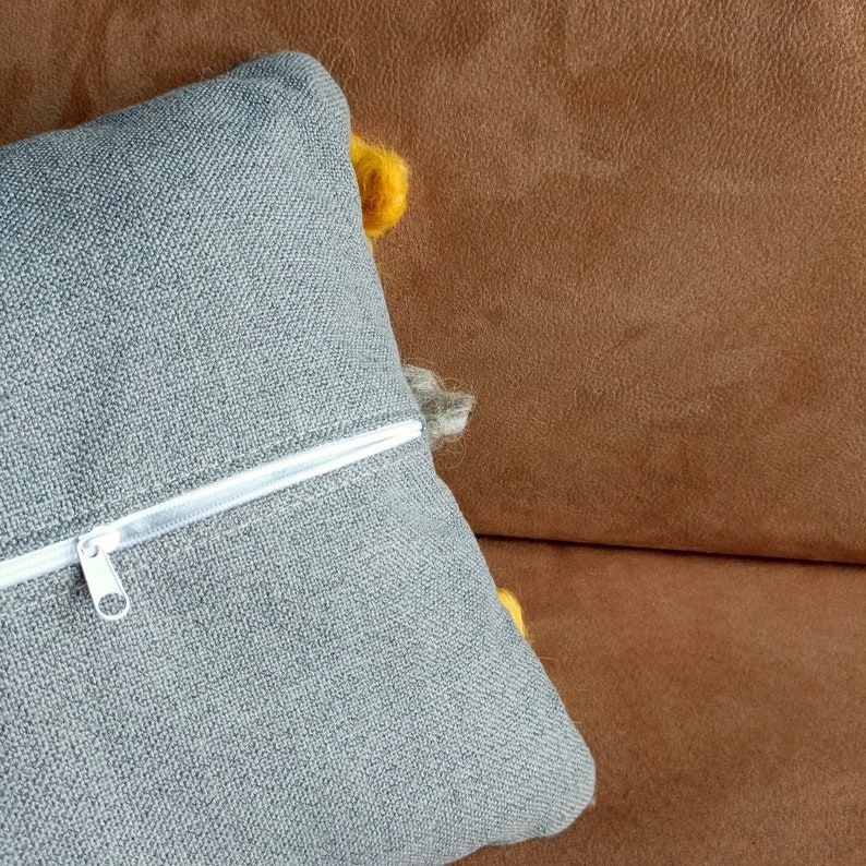 Вовняна подушка , декоративні подушки - фото фото фото 5