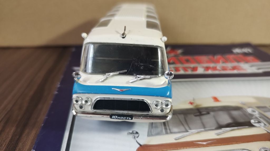 Колекційний автомобіль 1/43 Автолегенди СРСР №20 Автомобиль ЗІЛ-118 "Юність" - фото фото фото 6