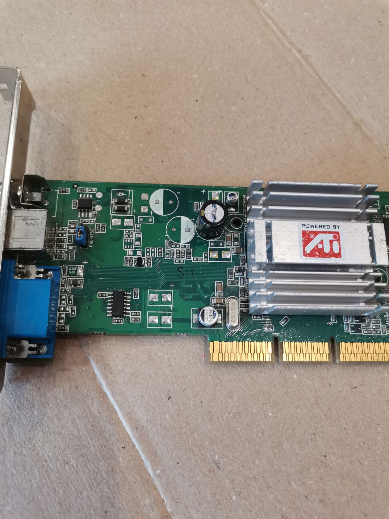 Видеокарта ATI Radeon 9200SE 64mb AGP - фото фото фото 4