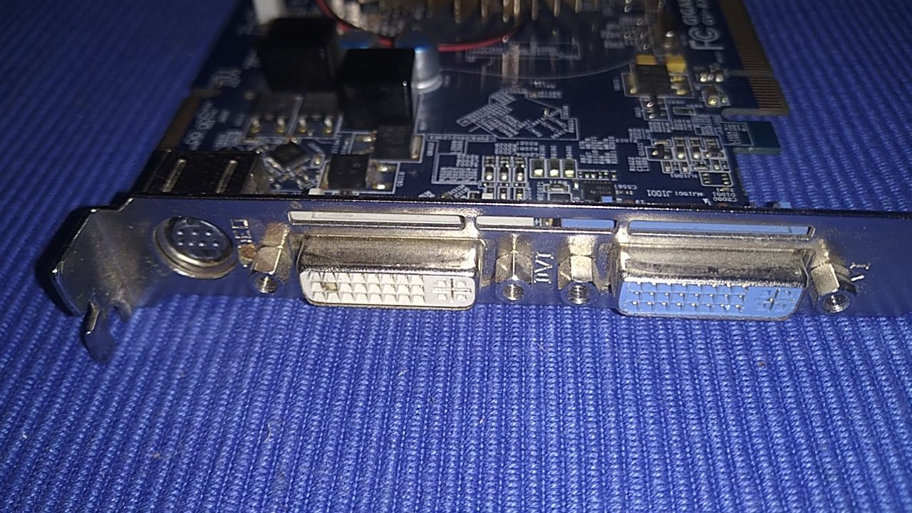 Видеокарта Gigabyte Radeon HD 3650 GV-RX365512H - фото фото фото 2