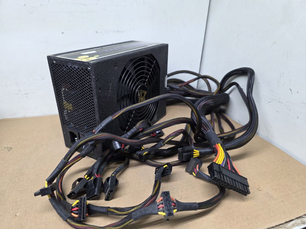 GPM-1250C Chieftec Navitas 1250W блок живлення неробочий  (7276-11) - фото фото фото 3