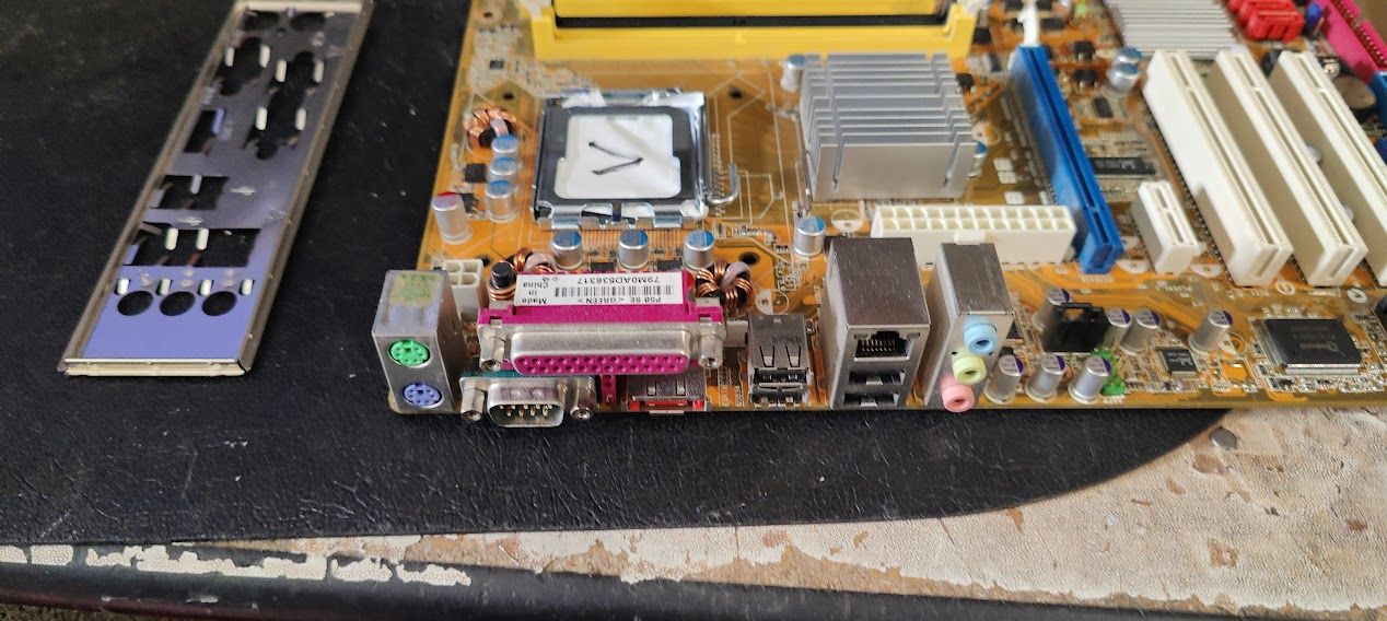 Мат. плата ASUS P5B SE LGA775 P965 PCI-E+GbLAN SATA ATX 4DDR2 № 240506103 - фото фото фото 2