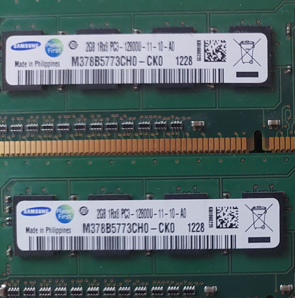 Б/В Оперативна пам'ять Samsung 2 GB DDR3 1600 MHz   (M378B5773CH0-CK0)12800U-11-10-AO - фото фото фото 1