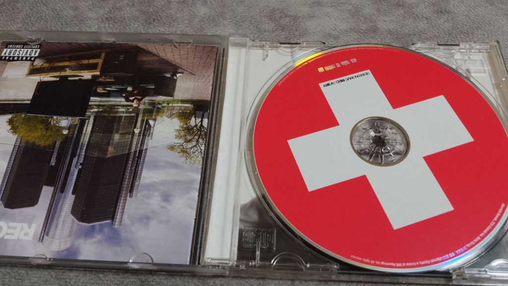 eminem - recovery. фирменный диск - фото фото фото 4