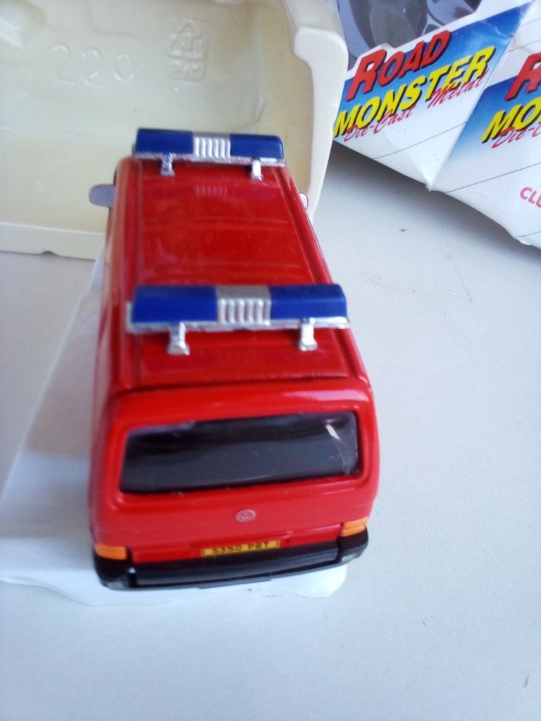 Hongwell 1/43 VOLKSWAGEN T4 Cararama fire - фото фото фото 8