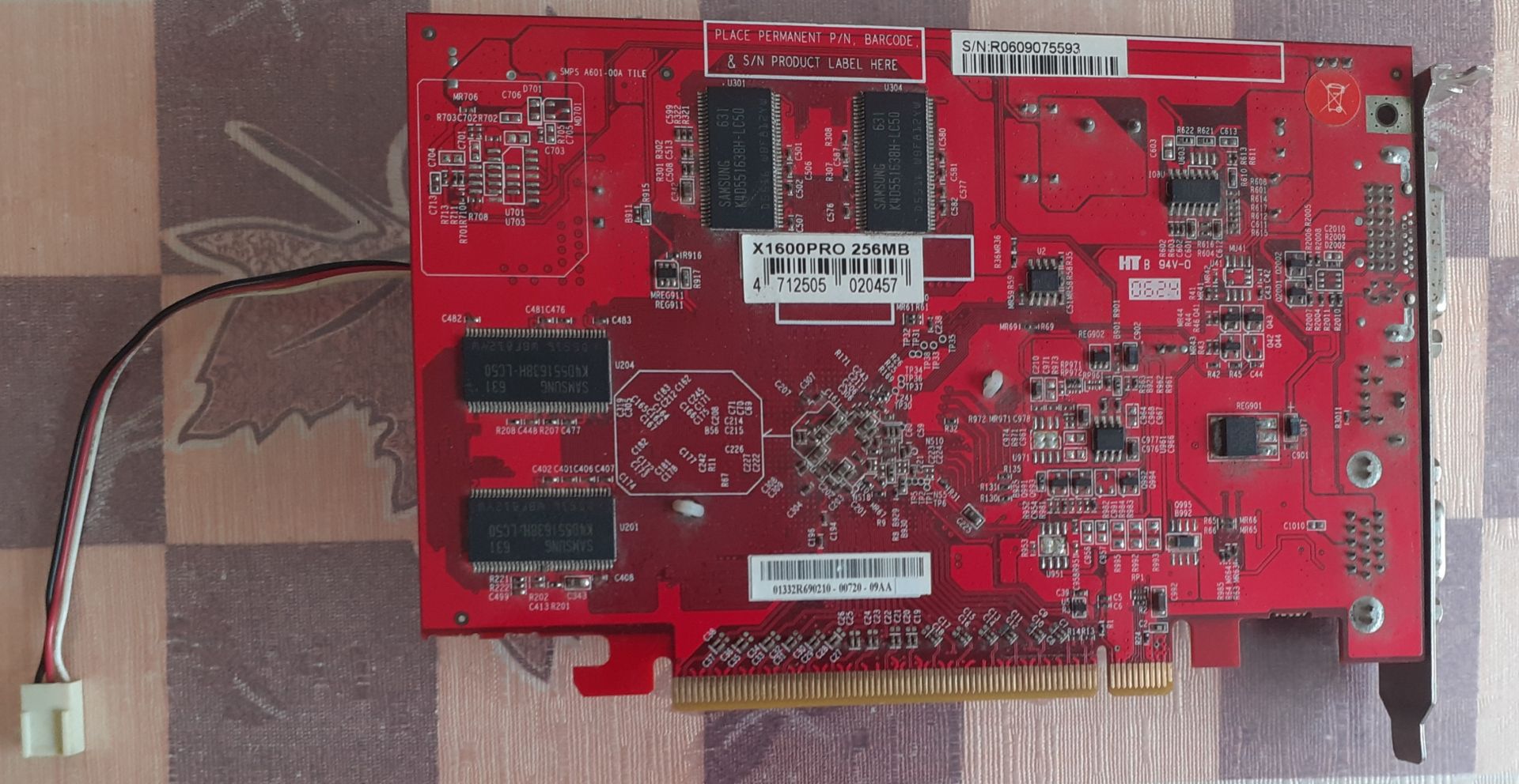 Відеокарта Radeon X1600PRO 256 Mb    (Артефакти) - фото фото фото 2
