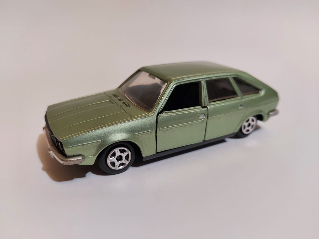 Norev 1:43 Renault 30 TS - фото фото фото 1