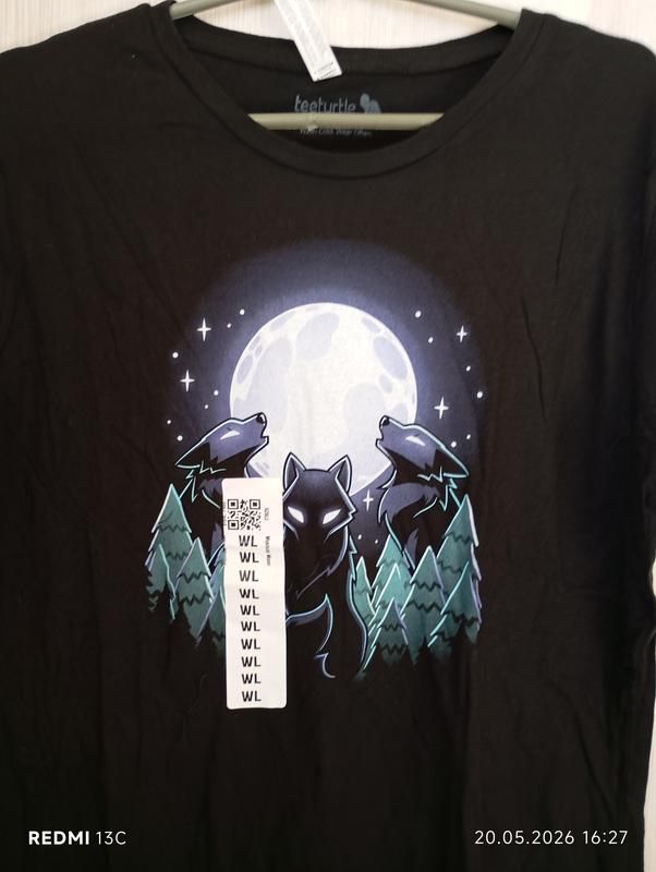 Жіноча футболка з вовками teeturtle - фото фото фото 3