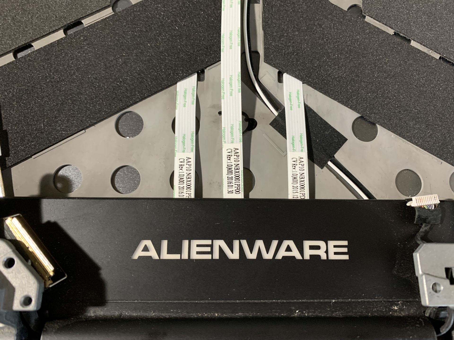 Верхня кришка до Ноутбука Dell Alienware 15 R2             (розборка) - фото фото фото 5