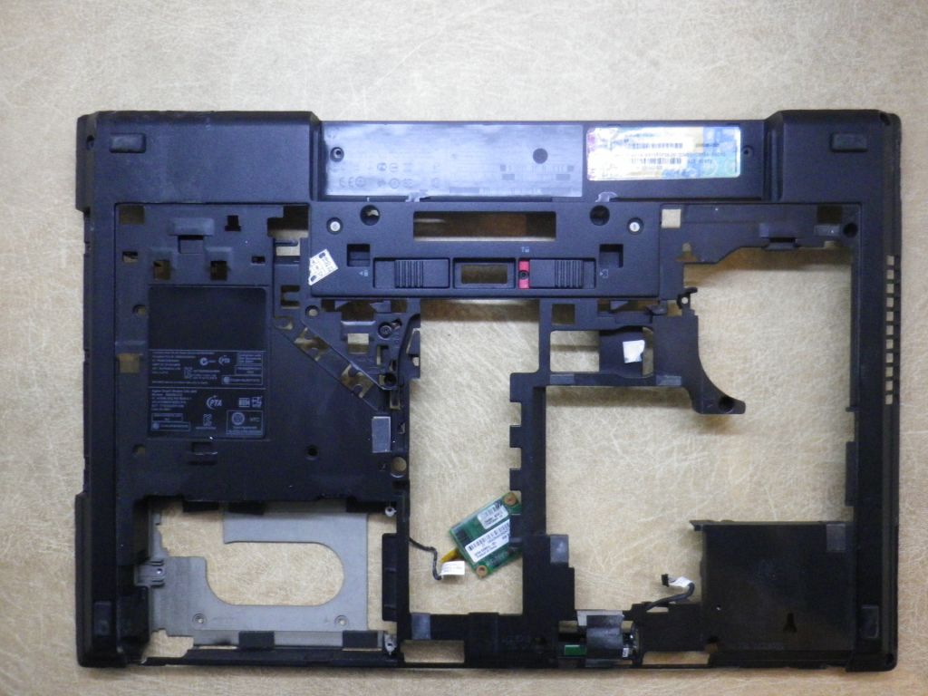 Б/У Корпус низ без сервісної кришки на HP EliteBook 8570p - фото фото фото 0