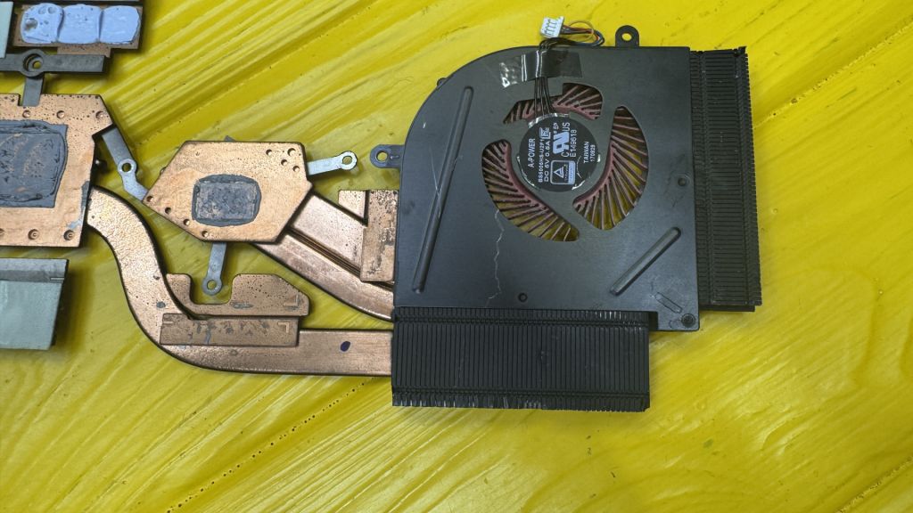 Система охолодження Msi GS73  (1)  (1197) - фото фото фото 4