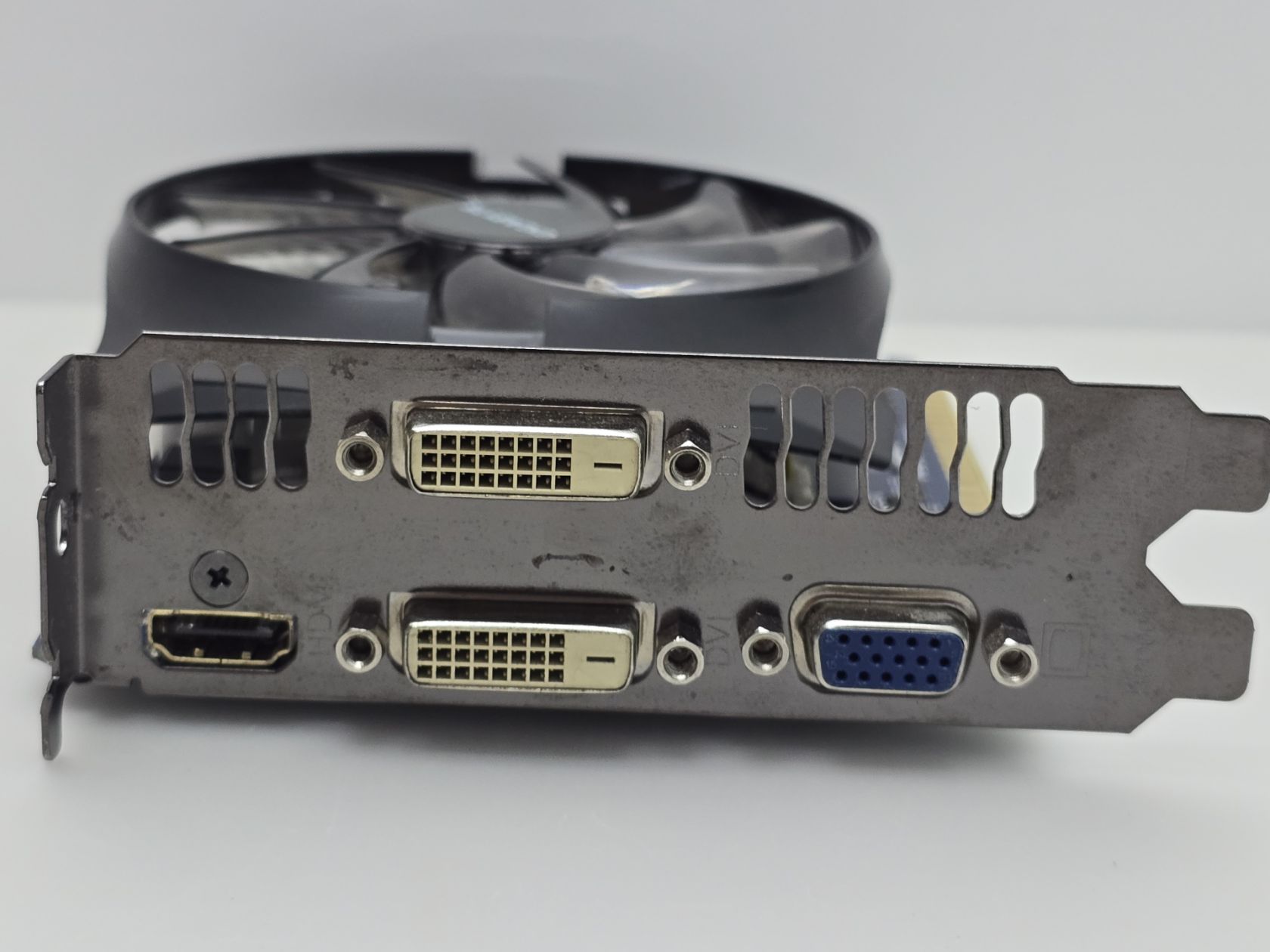 Відеокарта Gigabyte GeForce GT 640 2GB  (2Gb,GDDR3,128 Bit,HDMI,PCI-Ex,Б/у) - фото фото фото 1