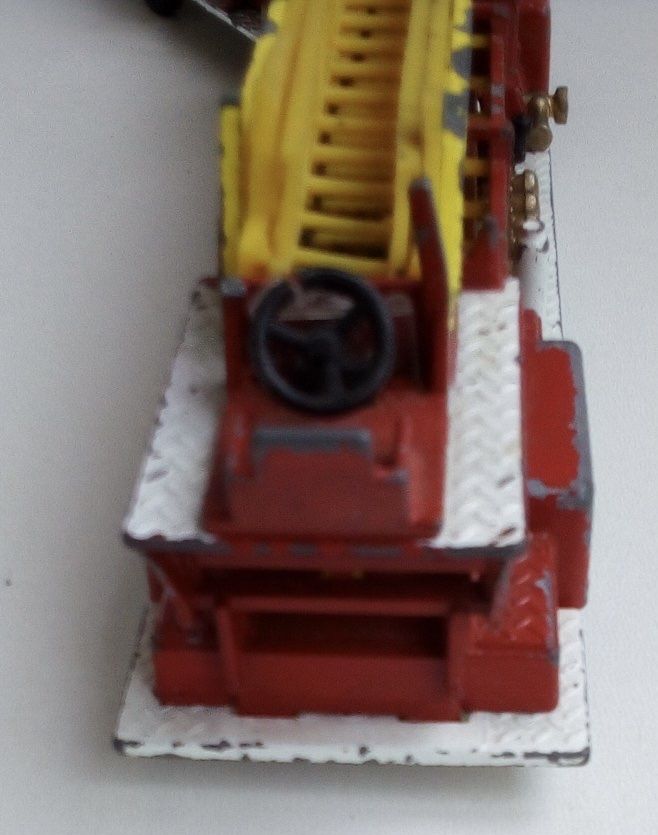 CORGI TOYS N°1143 AERIAL RESCUE TRUCK "AMERICAN LAFRANCE" - фото фото фото 9