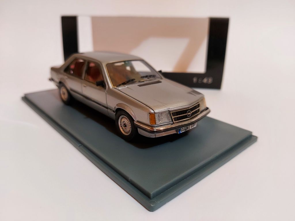 NEO 1:43 Opel Commodore  (1978) silver - фото фото фото 5
