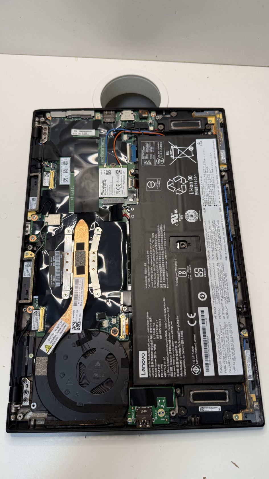 Ноутбук Lenovo X1 Carbon  Intel Core i5-10210U DDR4-8GB ID-00250 - фото фото фото 5