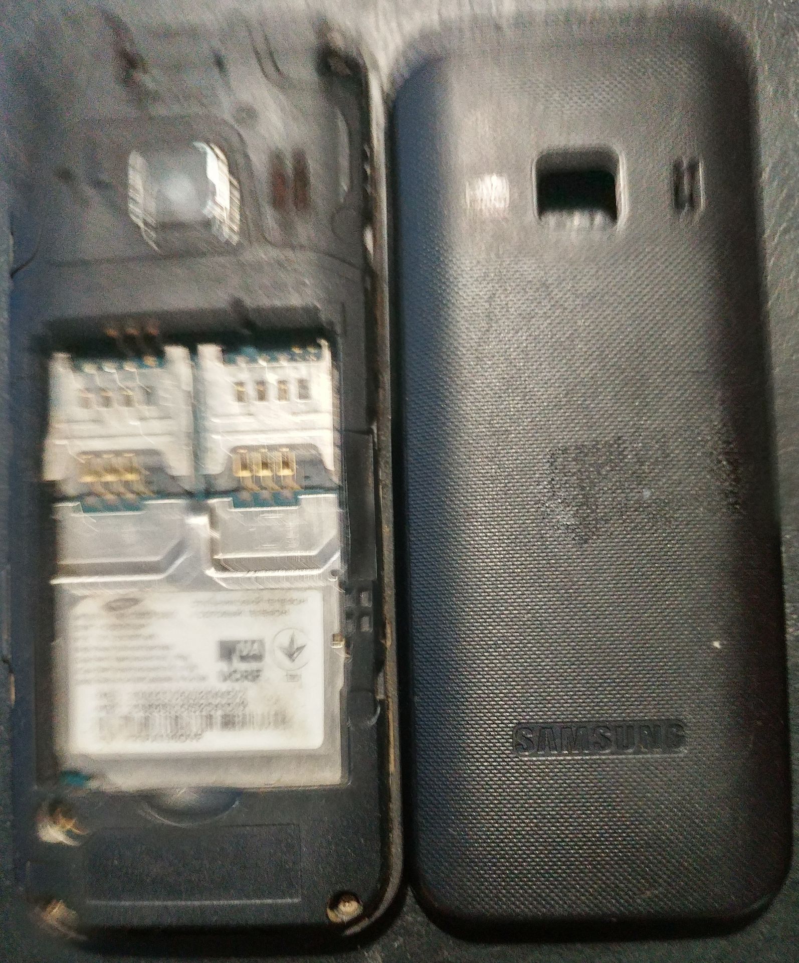 Samsung GT-C2233i на 2 СИМ-карты - фото фото фото 1
