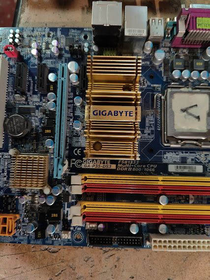 Мат. плата Gigabyte GA-P35-DS3 rev1.0 LGA775 P35 PCI-E+GbLAN SATA RAID ATX 4DDR2 № 231601 - фото фото фото 1