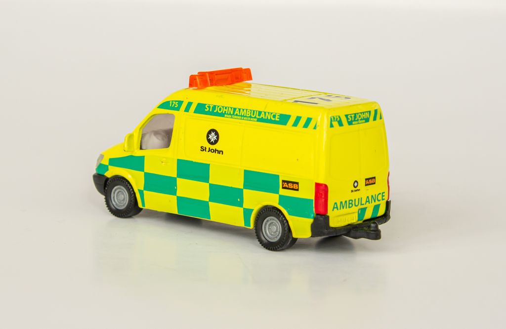 1:55 Mercedes Benz Sprinter St.John Ambulance, Siku 2108 - фото фото фото 1
