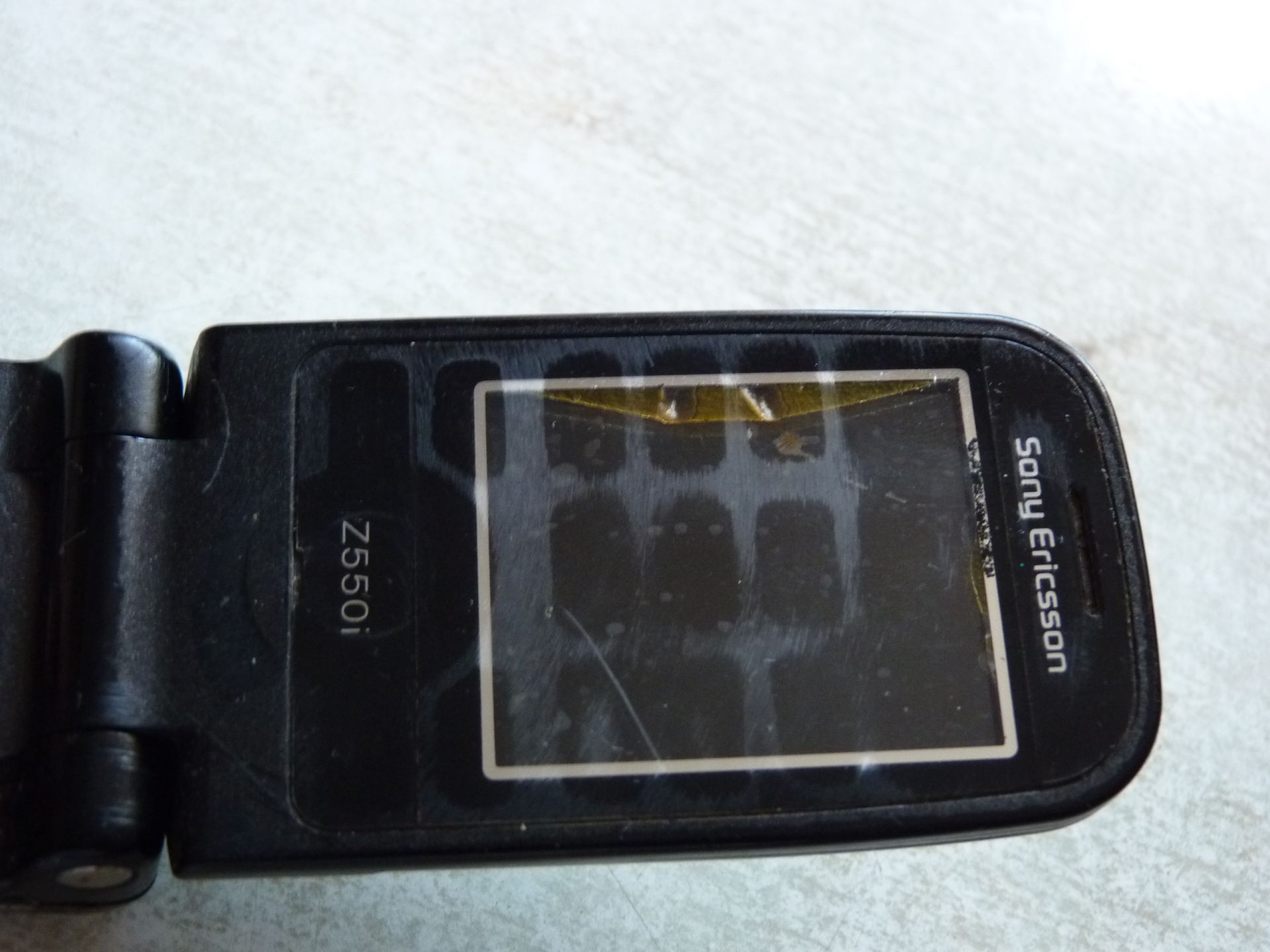Мобильный телефон Sony Ericsson Z550i - фото фото фото 4