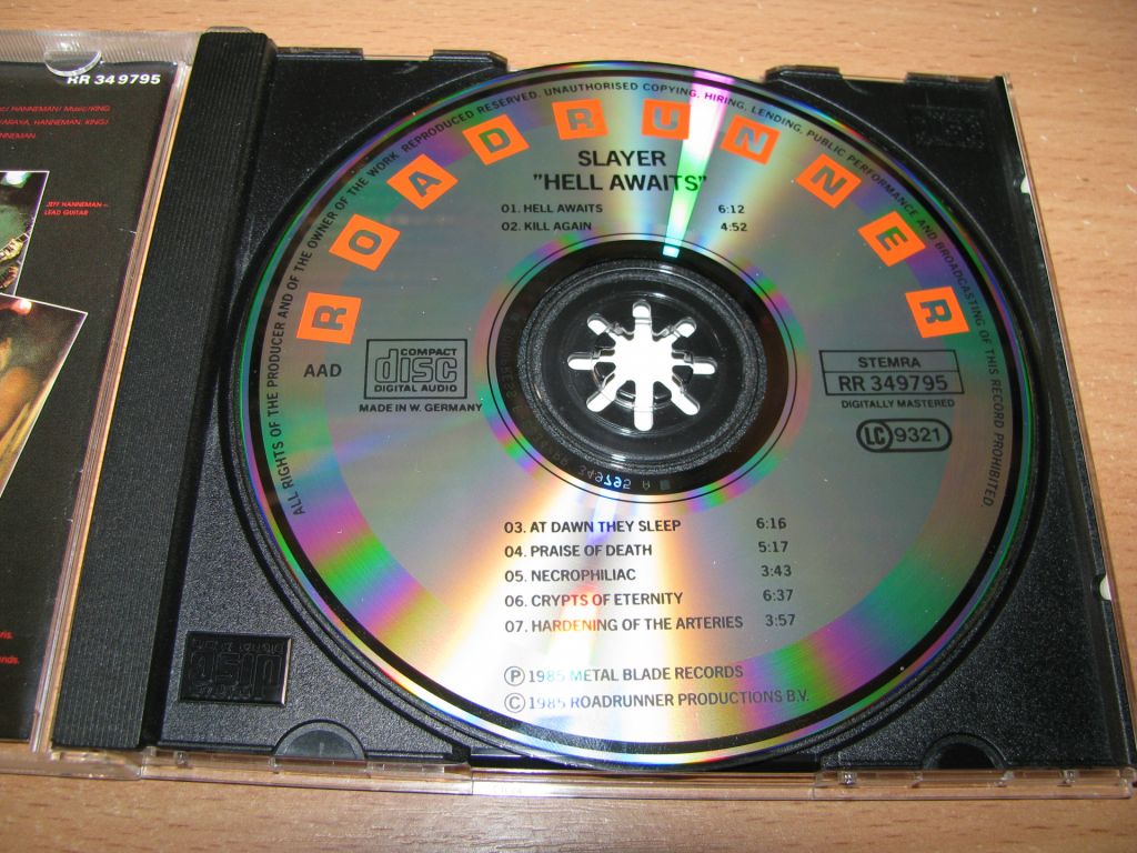 SLAYER - Hell Awaits  (1987 Roadrunner W.Germany) - фото фото фото 2