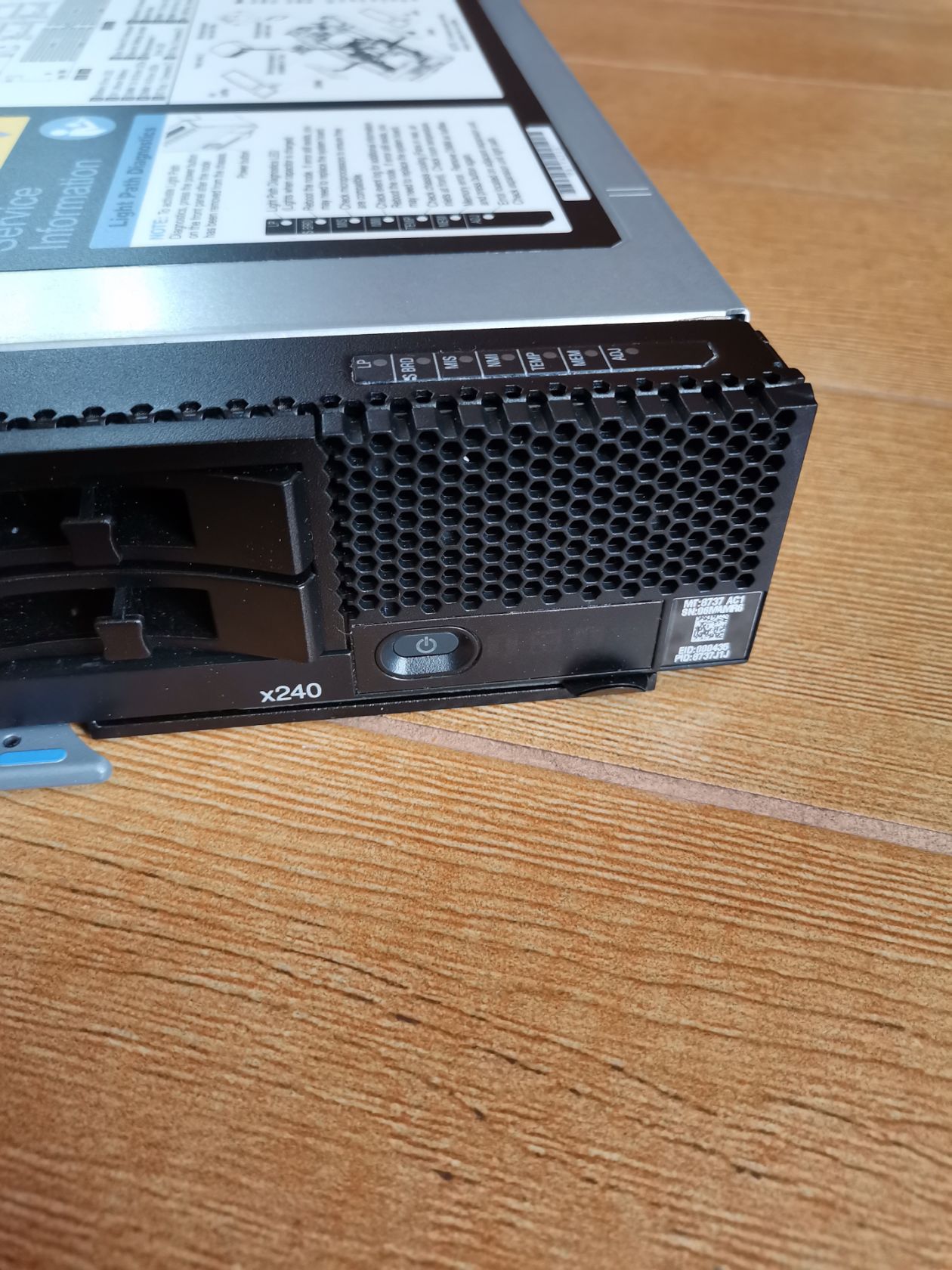 Сервер IBM Flex System x240 IBM 8737- AC1 8737J1J N28270W 81Y4322 - фото фото фото 8
