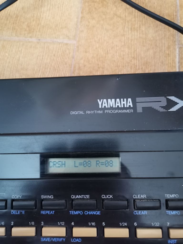 Ритм бокс драм машина Yamaha RX-15 Digital Rhythm Programmer - фото фото фото 1