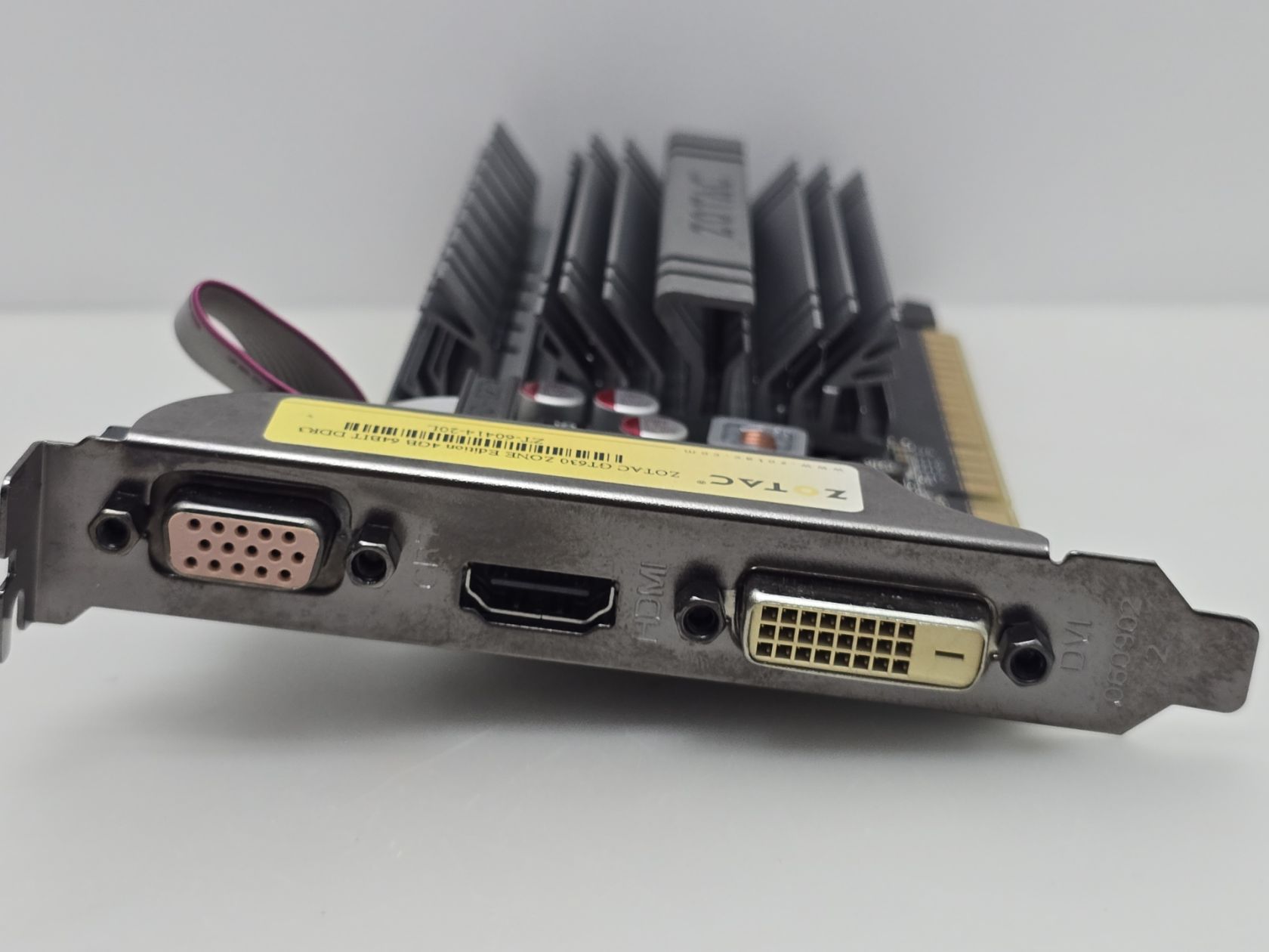 Відеокарта ZOTAC GeForce GT 630 4GB  (4Gb,DDR3,128 Bit,HDMI,PCI-Ex,Б/у) - фото фото фото 1