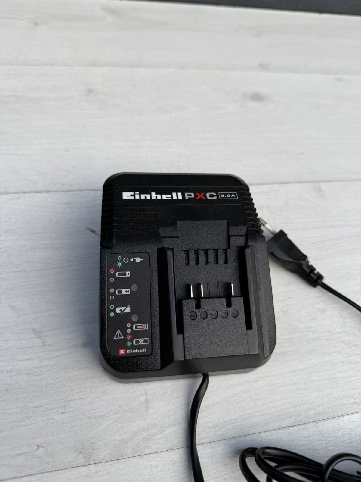 Зарядний пристрій PXC Power-X-Charger 18 V . Einhell, дефект! - фото фото фото 2