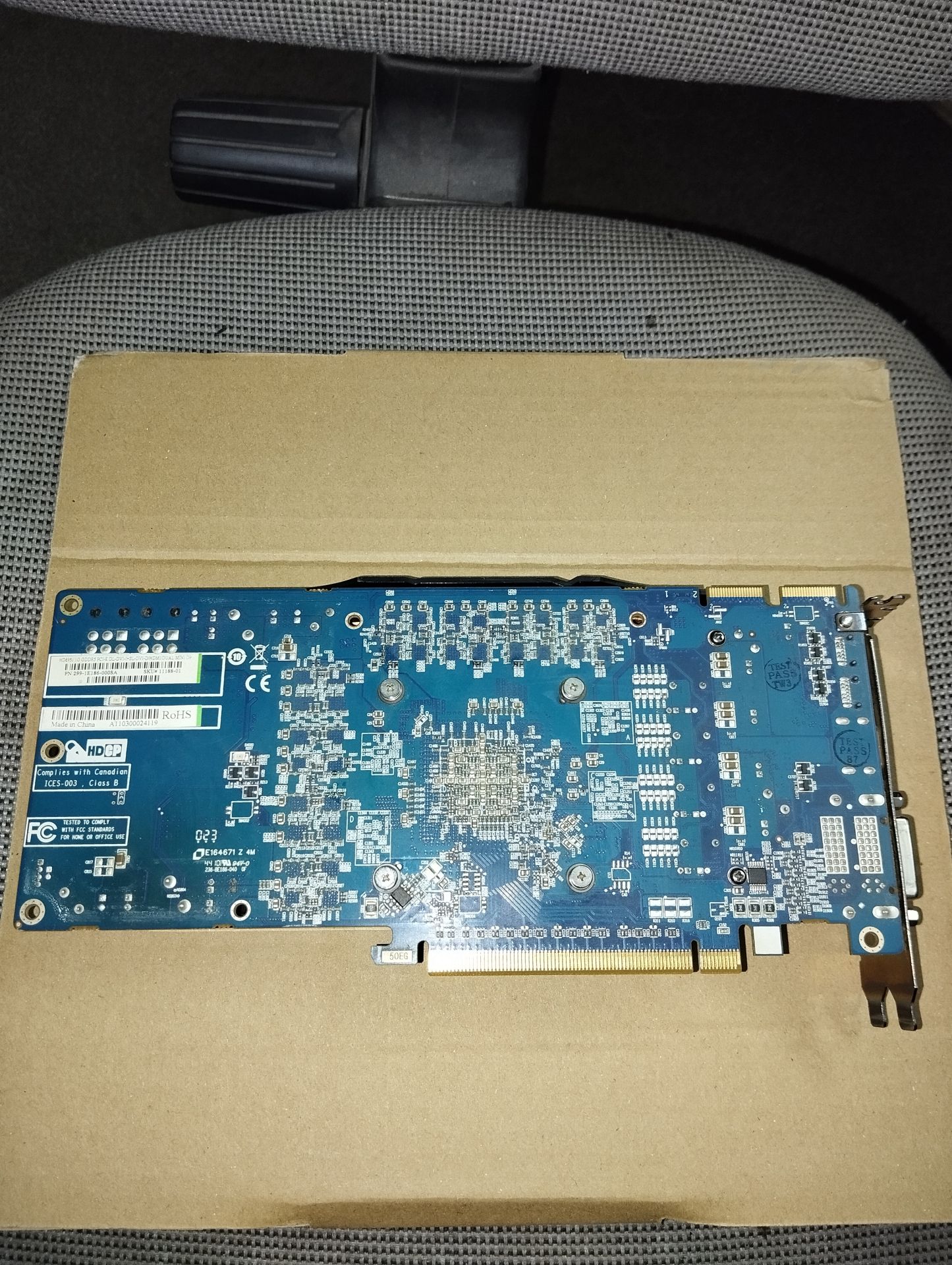 Radeon HD6950 1GB DDR5 - фото фото фото 2