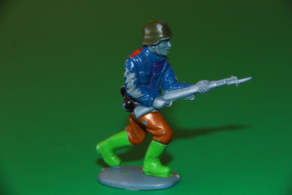 німецький солдат Вермахту 54мм MATCHBOX Великобританія - фото фото фото 0