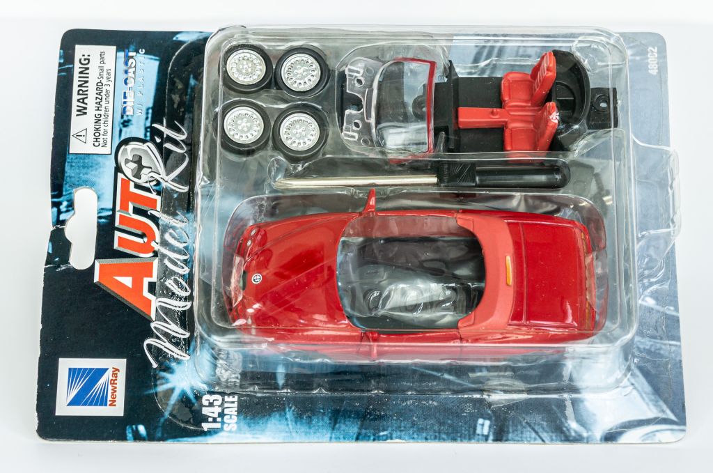 1:43 Auto model kit 1996 Alfa Romeo Spider red, NewRay #48002 - фото фото фото 1