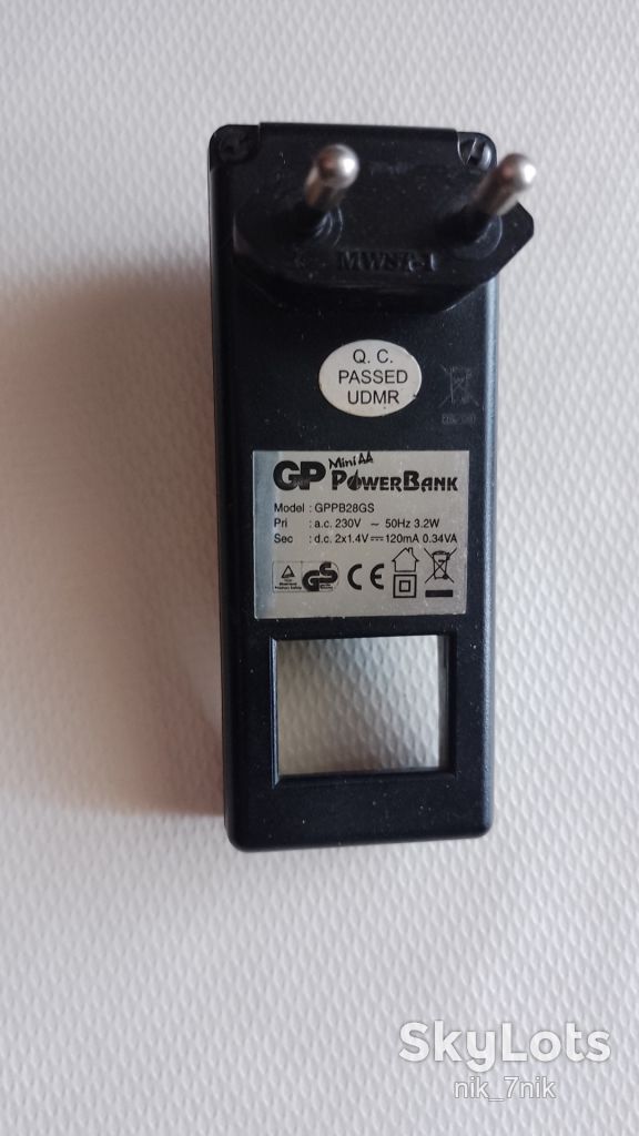 Зарядний пристрій GP PowerBank GPPB28GS для АА акумуляторів. - фото фото фото 1