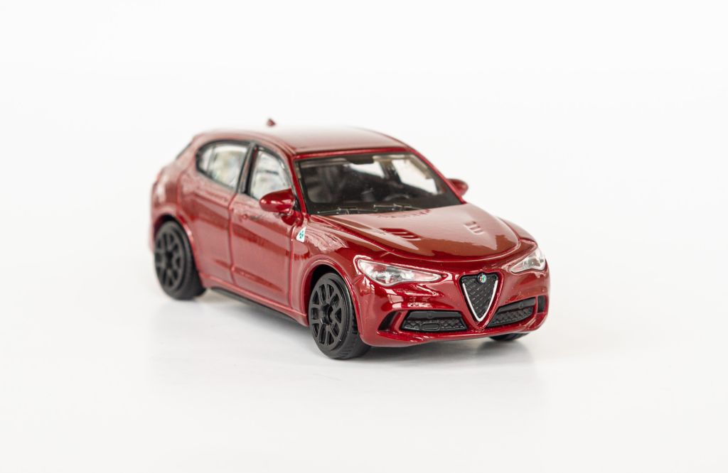 1:43 Alfa Romeo Stelvio 2017-2023 red, Bburago #11852 - фото фото фото 3