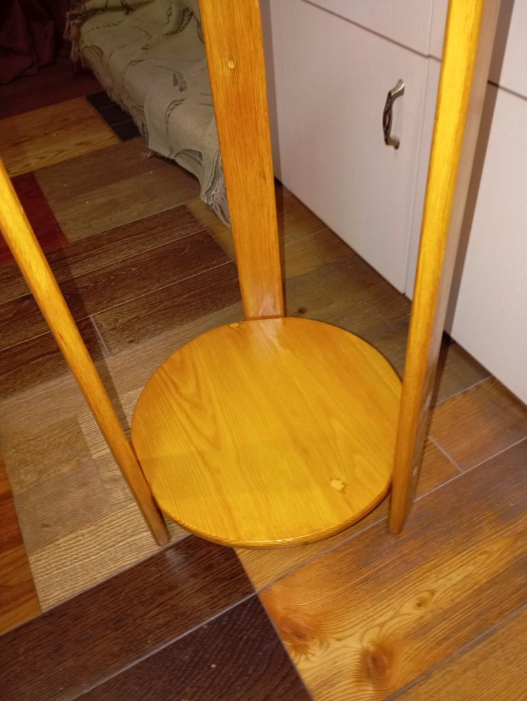 Круглый столик из натурального дерева - фото фото фото 3